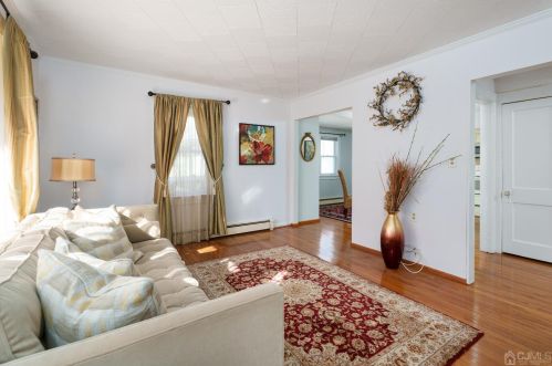 162 Prigmore St, East Brunswick NJ  08816-3176 exterior