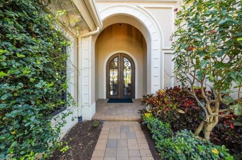 29018 Blaisdell Dr, Naples FL  34119-0930 exterior