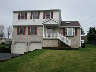 503 Richmond Dr, Jeannette, PA 15644-1132