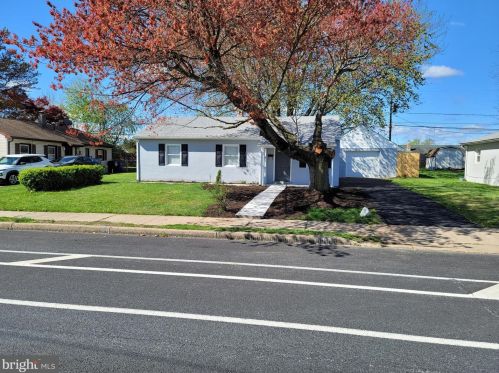 52 Memorial Dr, New Castle DE  19720-1334 exterior