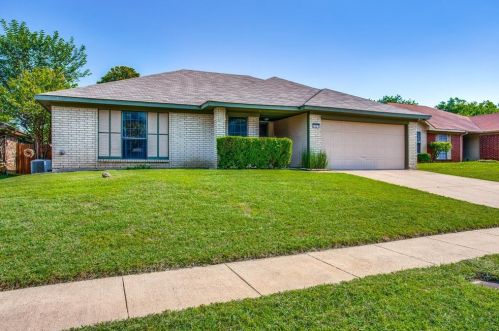 2521 Poplar Spring Rd, Fort Worth, TX 76123-1129