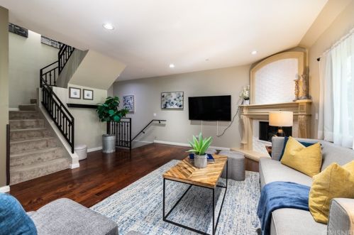 6541 Odessa Ave, Van Nuys, CA 91406-6530