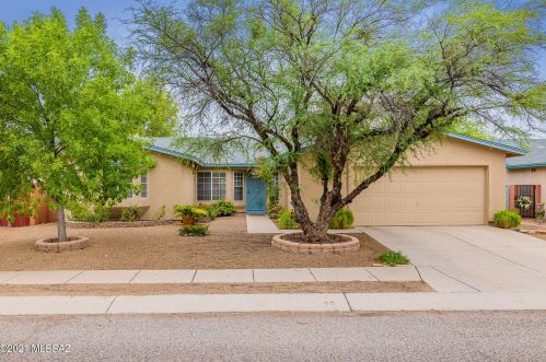 7821 Tarbela Ave, Tucson, AZ 85747-5125