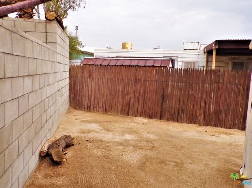 69370 Poolside Dr, Desert Hot Springs CA  92241-8727 exterior