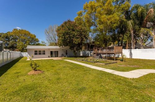 707 Shore Dr, Oldsmar FL  34677-4305 exterior