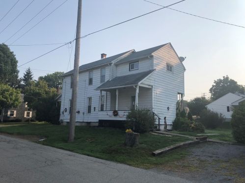 574 Thornton St, Hermitage, PA 16146-3573