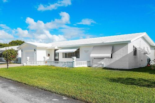 704 18th Ct, Boynton Beach, FL 33426-5434