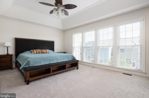 15055 Clementine Way, Haymarket VA  20169-3319 exterior