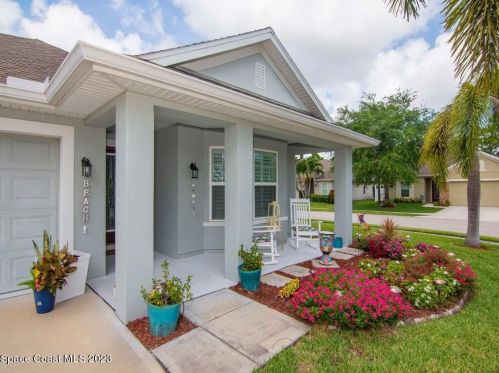 243 Briarcliff Cir, Sebastian, FL 32958-8692