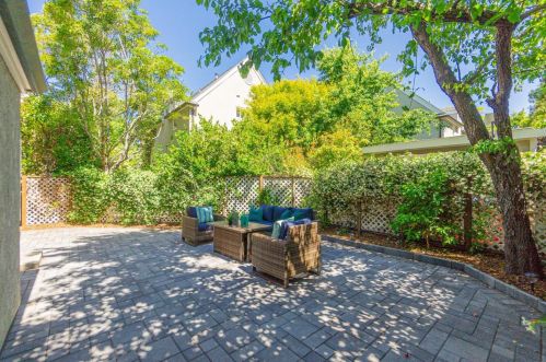 1960 San Ramon Ave, Mountain View CA  94043-2960 exterior