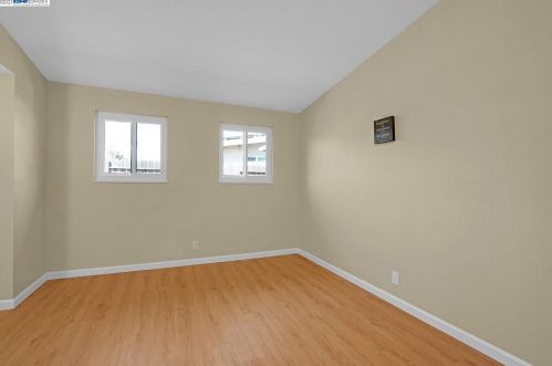 27065 Portsmouth Ave, Hayward CA 94545-3324 exterior