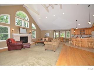 38 Wagon Hill Rd, Fairfield, CT 06824-3144