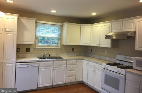 110 Gleneagles Dr, Blue Bell PA  19422-3240 exterior
