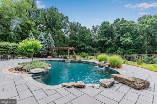 644 Southridge Dr, Navy Sup Dpt PA  17055-6025 exterior