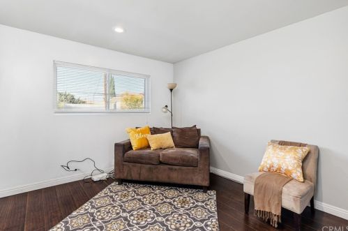 20127 Gunlock Ave, Long Beach CA  90746-2920 exterior