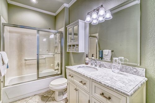 500 Dove Holw Trl, Georgetown TX 78633-5066 exterior