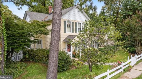 1018 Grant St, Herndon, VA 20170-3229