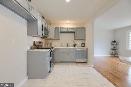 4711 Courtland St, Camp Hill PA  17011-4025 exterior