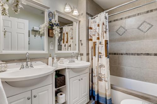 2739 Rifle St, Denver CO 80013-2116 exterior