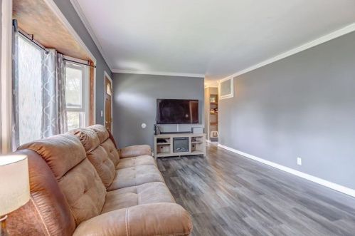 318 Whitewater Dr, New Haven OH  45030-1443 exterior