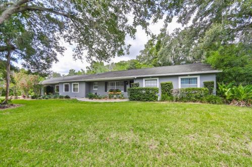 820 Crenshaw Lake Rd, Lutz FL  33548-8129 exterior