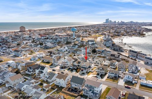 140 10th St, Brigantine City, NJ 08203-2314