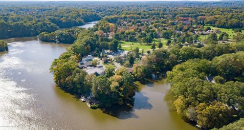 116 Manchester Ct, Tinton Falls NJ  07701-4803 exterior