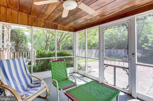 2901 Linden Ln, Falls Church VA  22042-2313 exterior