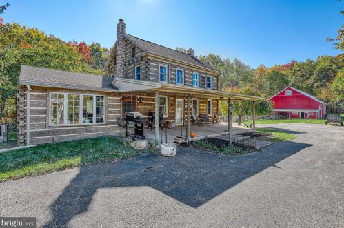 7455 Hillside Dr, Spring Grove PA  17362-8555 exterior