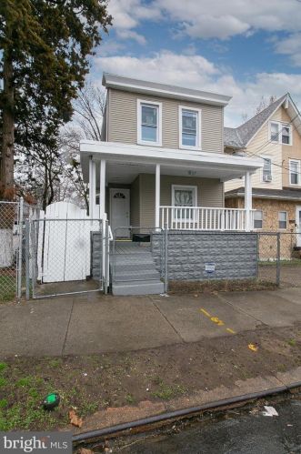 2718 Tyler St, Camden, NJ 08105-4022