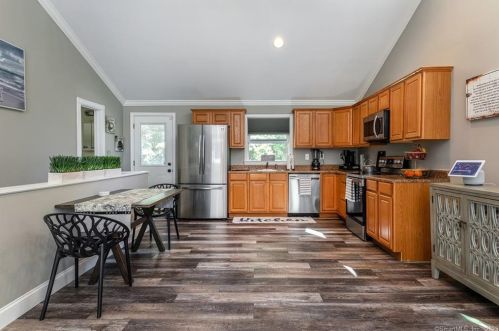 75 Candle Hill Rd, Danbury CT  06812-2412 exterior