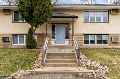 4806 Twin Lake Ave, Minneapolis, MN 55429-3819