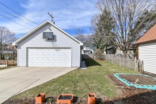 2559 63, Milwaukee WI 53219-2628 exterior