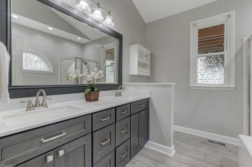 5296 Beechmont Dr, Greensboro NC  27410-9556 exterior