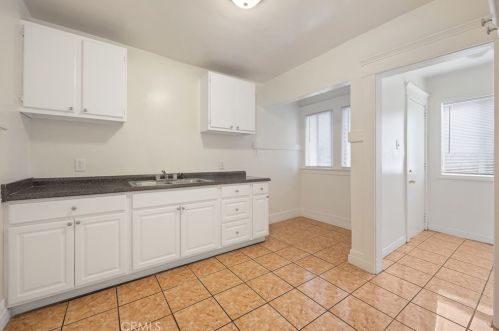 930 11th St, Long Beach CA  90813-3577 exterior