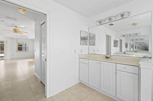 1698 Mockingbird Dr, Fort Pierce FL  34986-2045 exterior