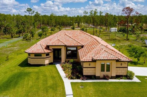 2633 52nd Ave, Naples, FL 34120-0520