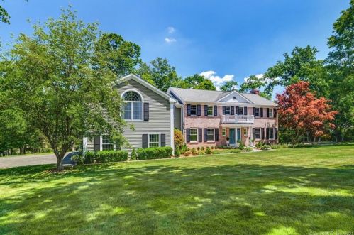 76 Ridgecrest Rd, Stamford, CT 06903-3117