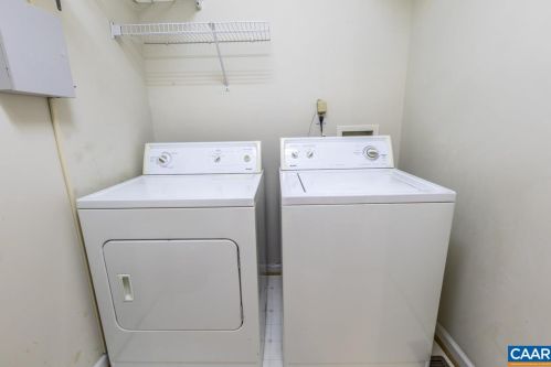 501 Jefferson Dr, Bybee VA 22963-3034 exterior