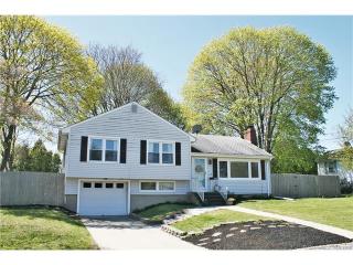 25 Burgess Pl, Groton, CT 06340-5010