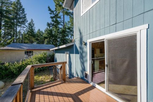 27841 Poppy Dr, Willits CA  95490-9060 exterior