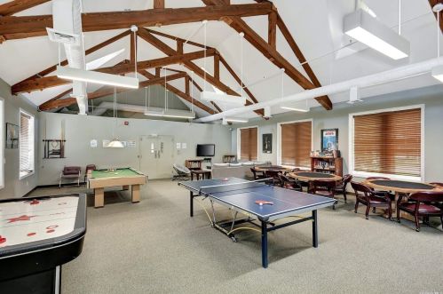 31 Broadlawn Dr, Central Islip NY  11722-4616 exterior