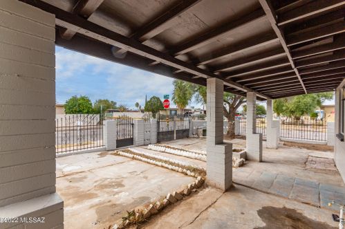 218 Mossman Rd, Tucson, AZ 85706-4067