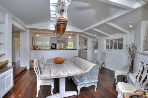 279 Santa Rosa Ln, Santa Barbara CA  93108-2613 exterior