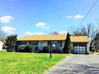 68 Anne St, Millstone, NJ 08844-4759