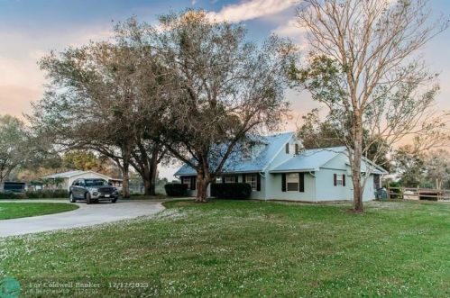 430 Emerald Ave, Fort Pierce FL  34945-2123 exterior