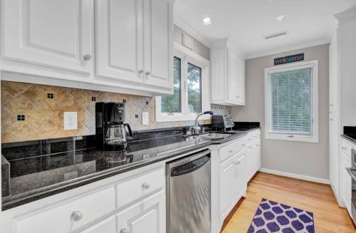 29 Fairway Dunes Ln, Isle Of Palms SC  29451-2840 exterior