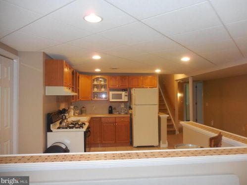 1114 Hunters Chase Ln, Lebanon PA  17046-1575 exterior