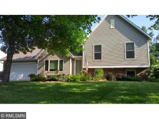 3699 155th St, Lakeville, MN 55068-1566