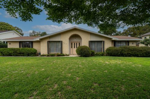 127 Lake Lorraine Cir, Shalimar, FL 32579-1619